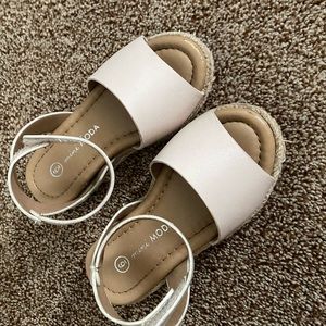 Small wedge sandals